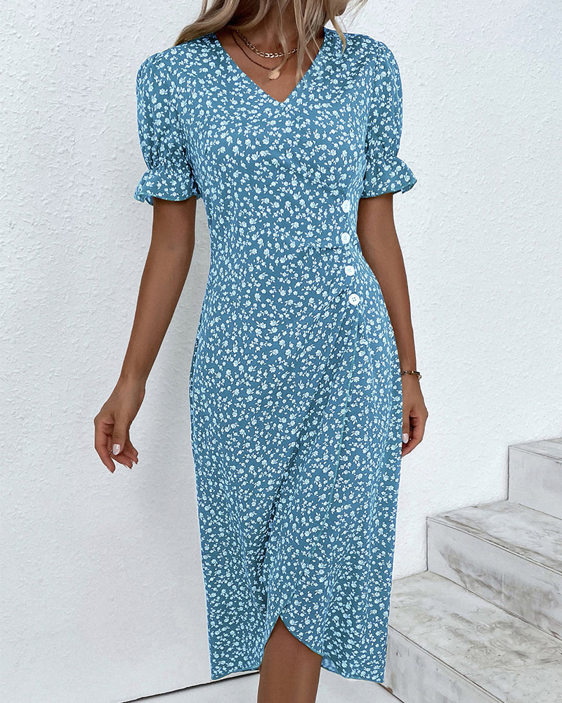 Vestito estivo con stampa floreale – Abito avvolgente da donna con scollo a V e maniche corte – Elegante abito casual con dettagli a bottoni