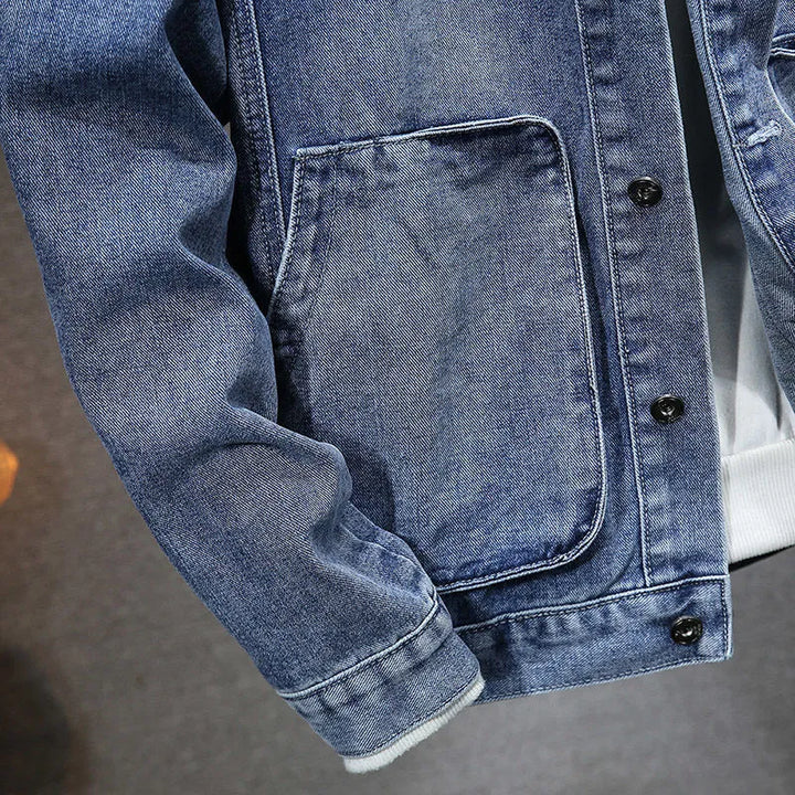 Herren Jeansjacke mit Kapuze – Streetstyle Denimjacke mit Taschen im Layer-Look