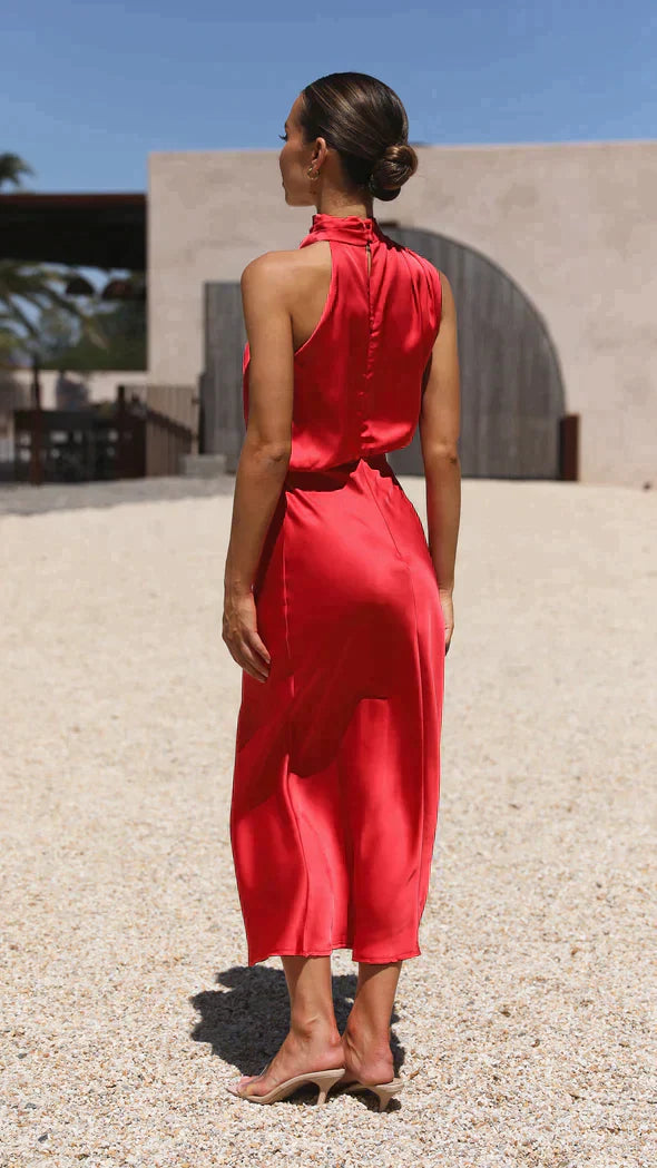 Abito in raso con drappeggio e collo alto – Elegante abito da damigella d'onore o da sera
