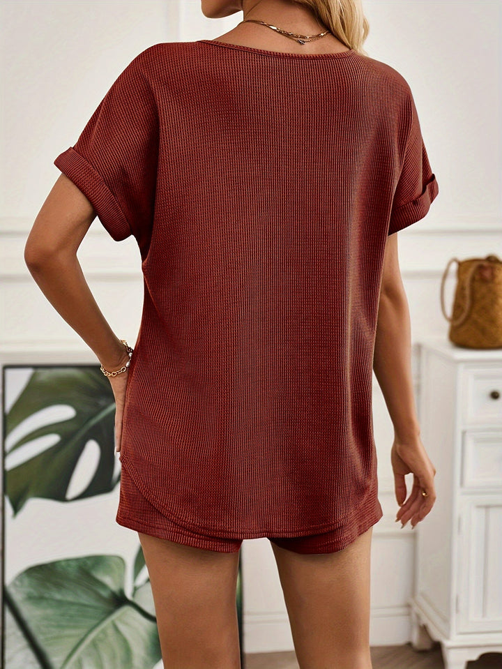 Camicia e pantaloni ariosi e comodi per donne