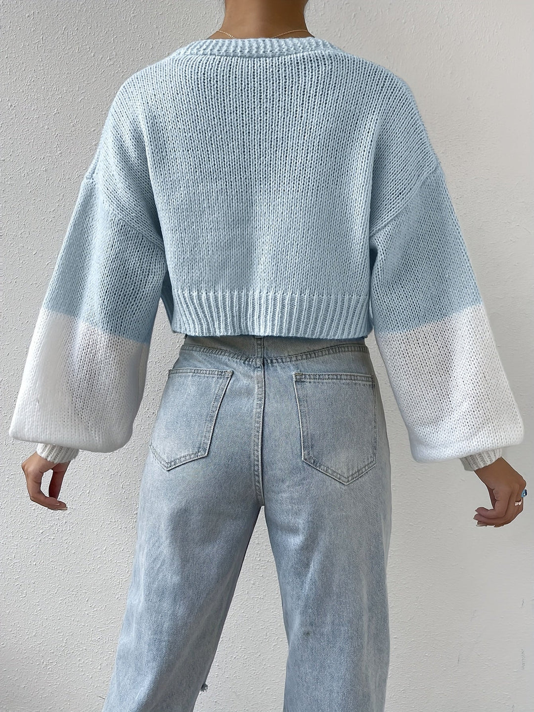 Eleganter stilvoller blumenverzierter warmer Baumwollstrickwaren-Cardigan für Damen | Perfekt für den Alltag