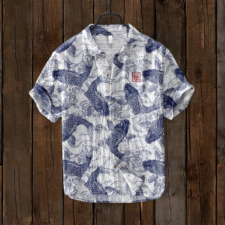 Sommer Hemd mit Koi-Fisch Motiv – Japanisches Design Herren Shirt mit Kurzarm – Leichtes Freizeitshirt im asiatischen Stil