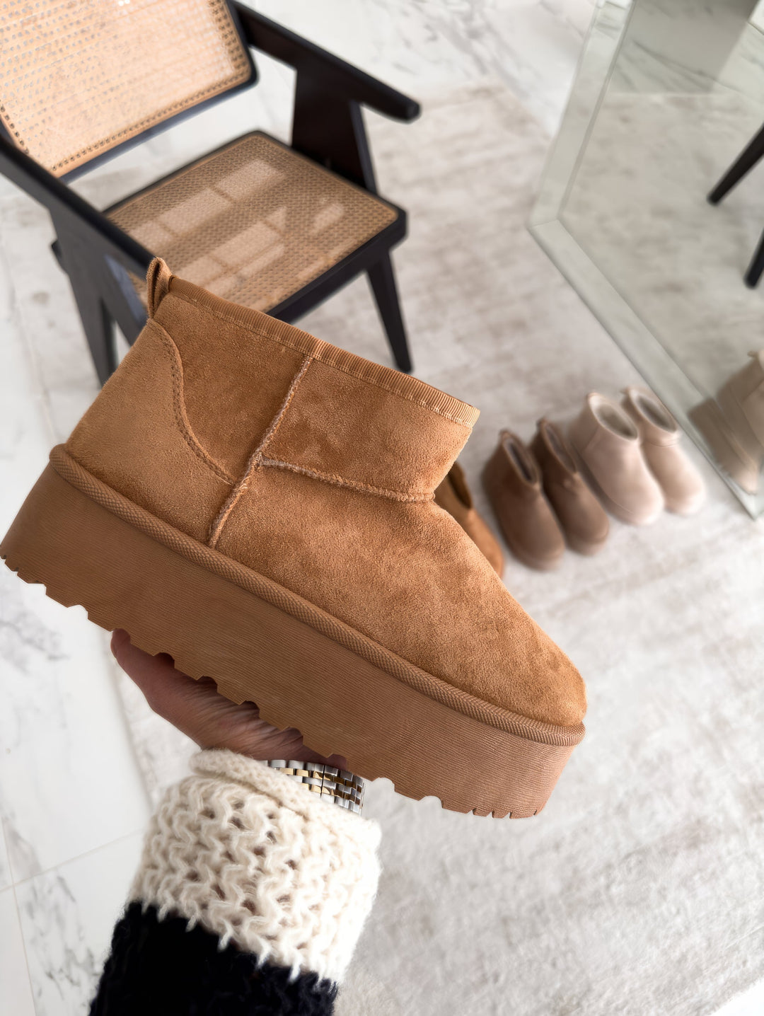 Damen Winterstiefel mit Plateau – Gefütterte Boots mit dicker Sohle für kalte Tage