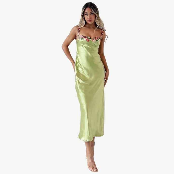 Elegantes Satin-Maxikleid mit filigraner Blumenverzierung