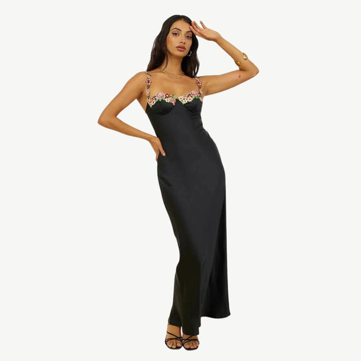Elegantes Satin-Maxikleid mit filigraner Blumenverzierung