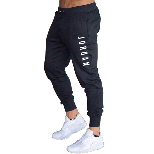Herren Jogginghose mit JORDAN Print – Sporthose im Slim Fit mit Bündchen & Kordelzug für Fitness, Streetwear & Freizeit