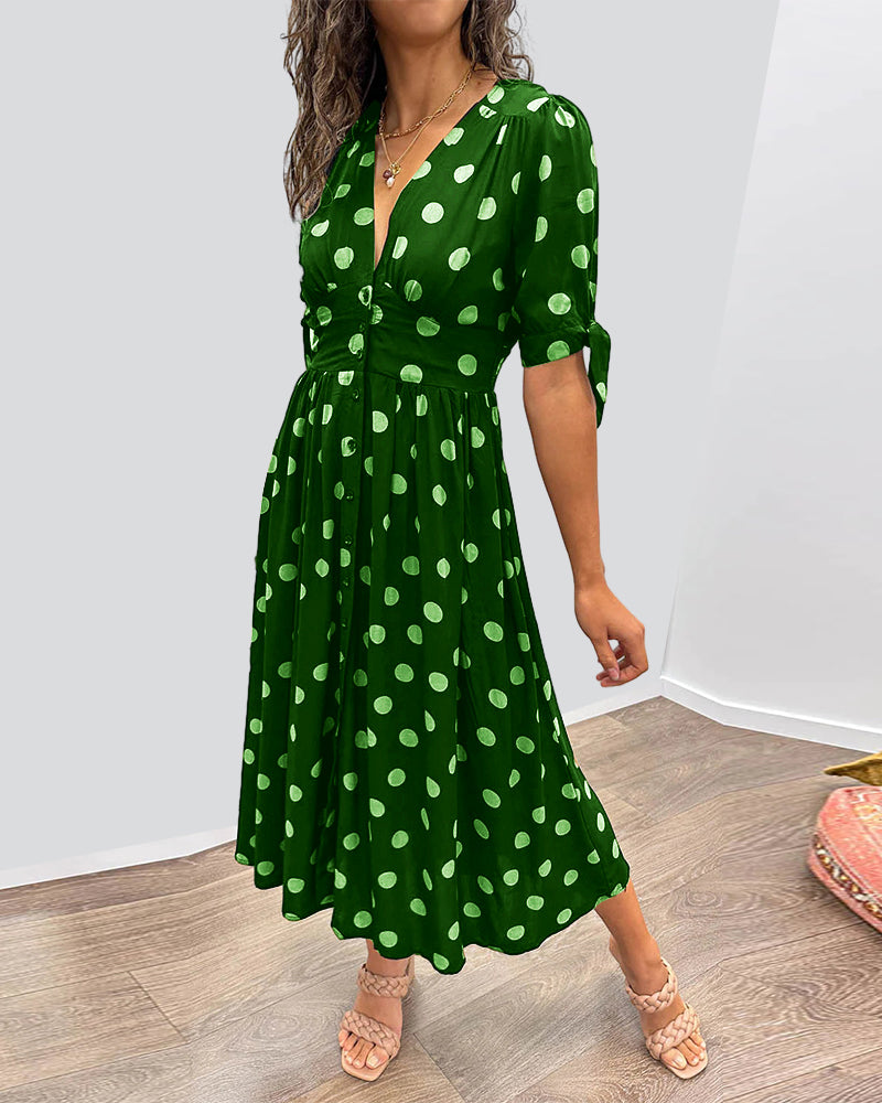 Tupfenkleid mit tiefem V Ausschnitt | Dana