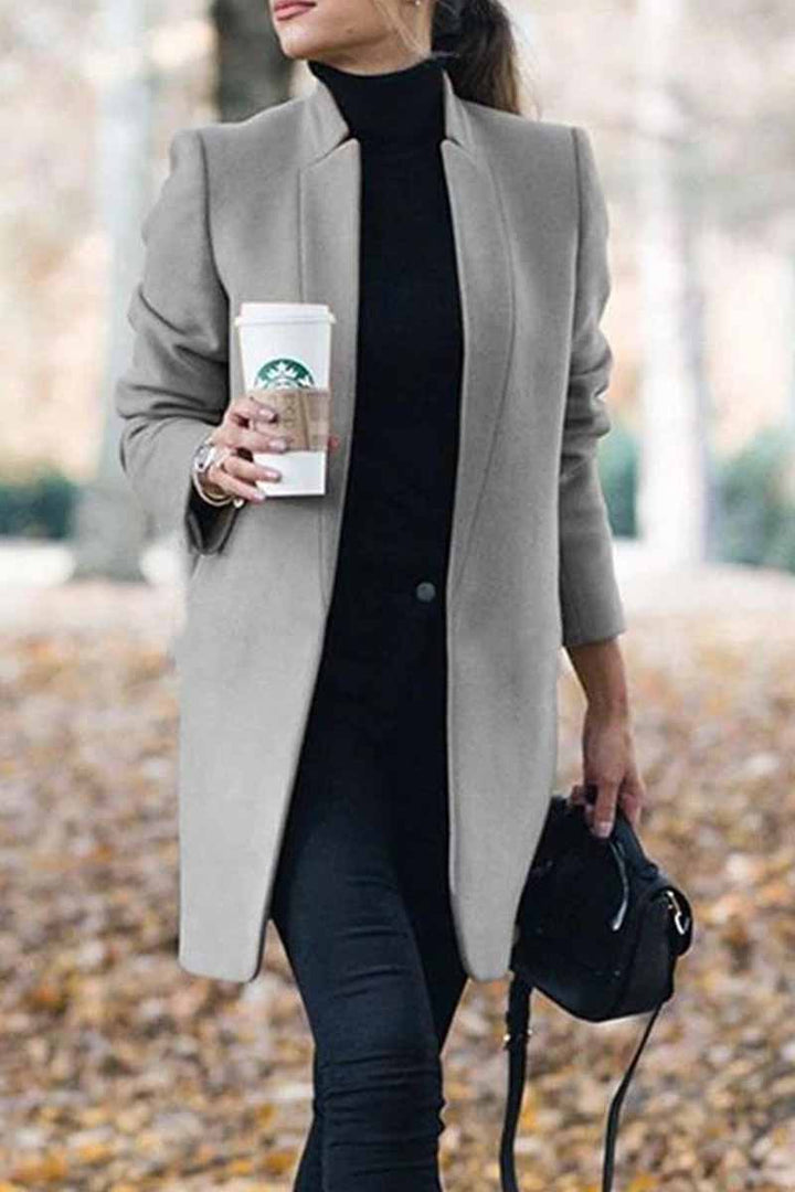 Amara - Cappotto elegante con collo alto