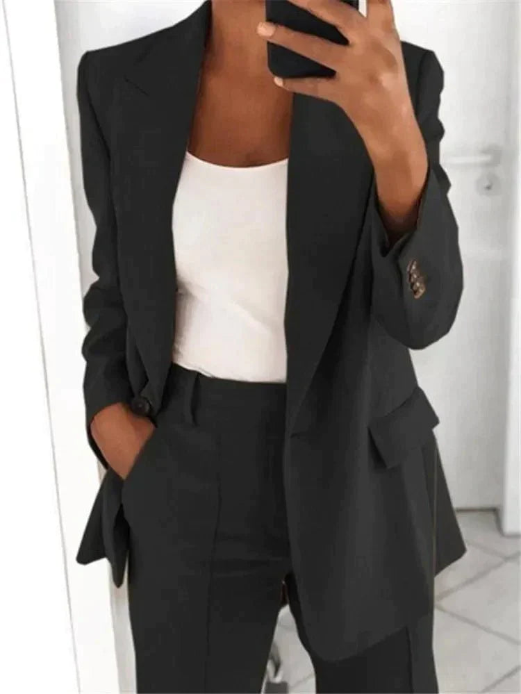 Charlotte - Costume élégant pour femme pour chaque occasion