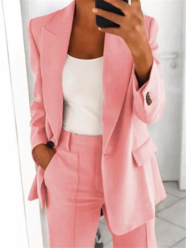 Charlotte - Costume élégant pour femme pour chaque occasion