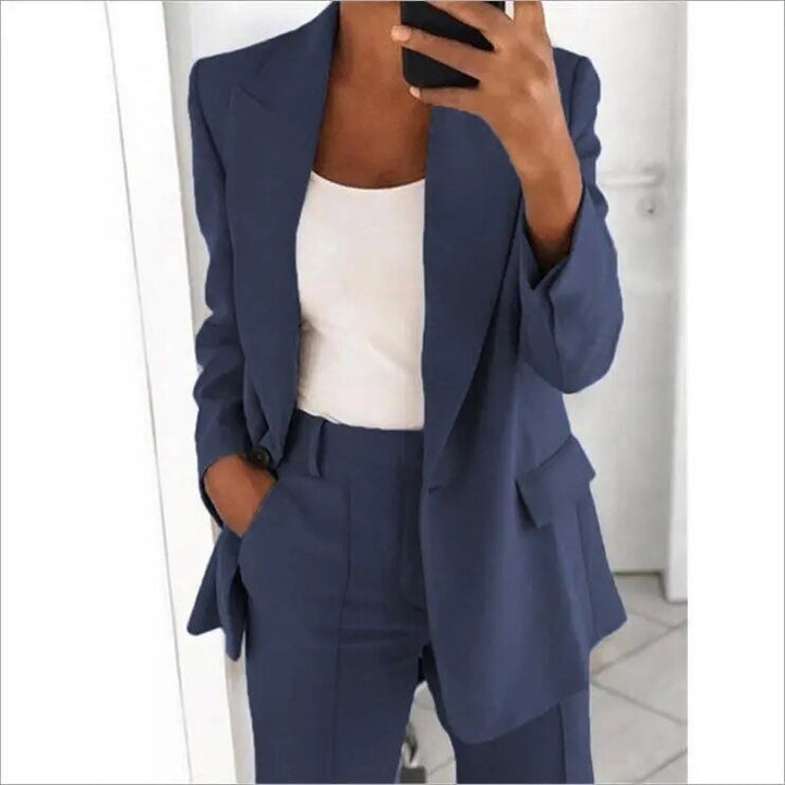 Charlotte - Costume élégant pour femme pour chaque occasion