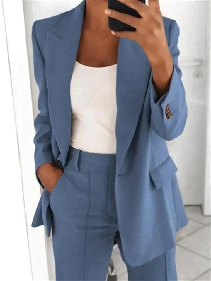 Charlotte - Costume élégant pour femme pour chaque occasion
