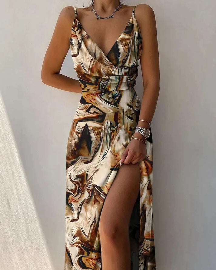 Elegante abito lungo con spalline sottili e spacco alto sulla gamba – abito da sera aderente per estate e eventi