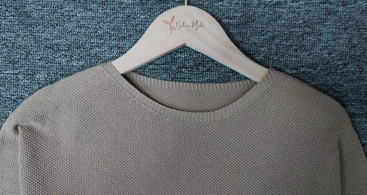 Lucile - Pull uni doré avec col rond