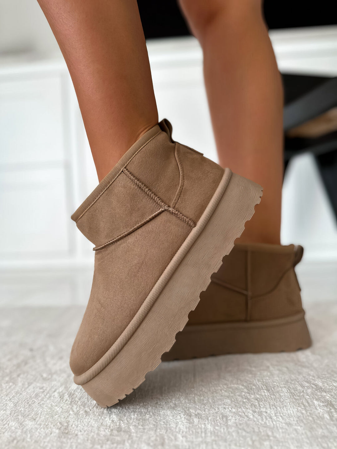 Damen Winterstiefel mit Plateau – Gefütterte Boots mit dicker Sohle für kalte Tage