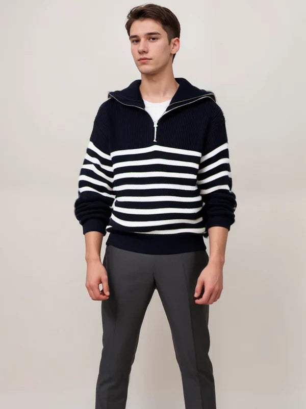 Maglione a righe con chiusura a strappo