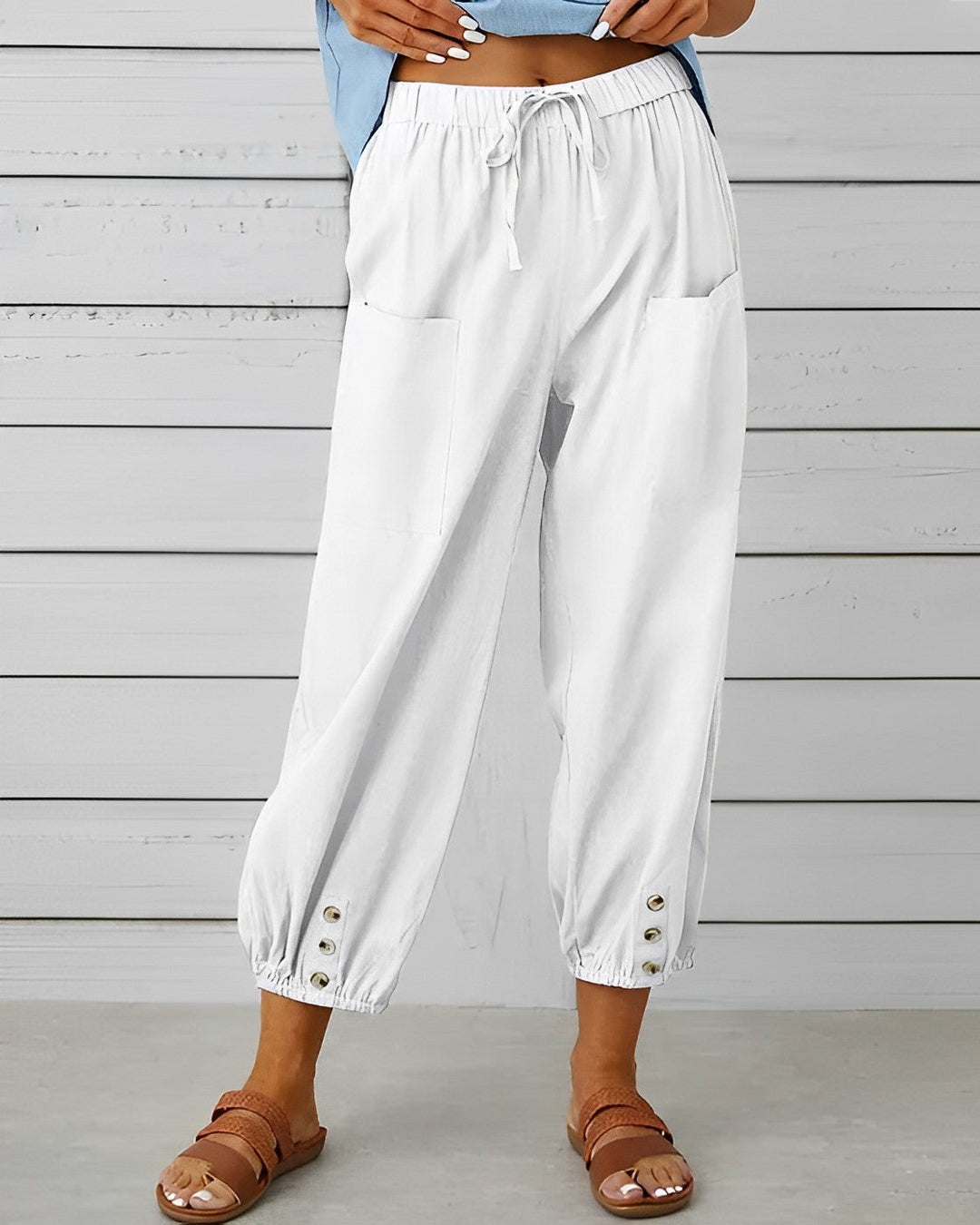 Pantalon d'été pour femmes avec ceinture élastique et détail bouton – Look décontracté court pour le quotidien et les vacances