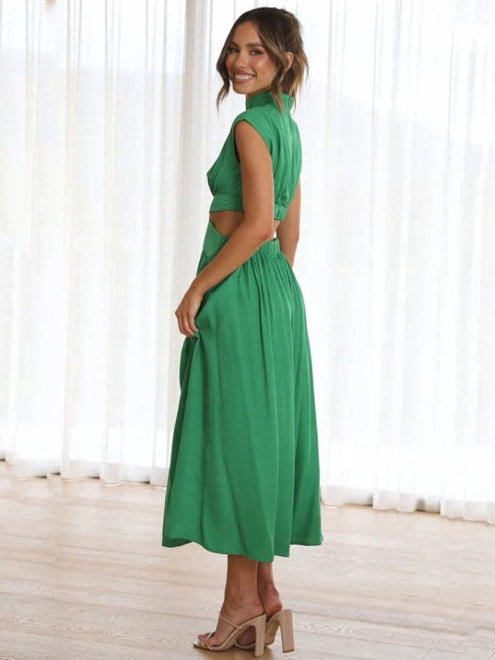 Robe Midi Enchanted Meadow Verte Découpée – Élégance et Modernité au Service de Votre Silhouette