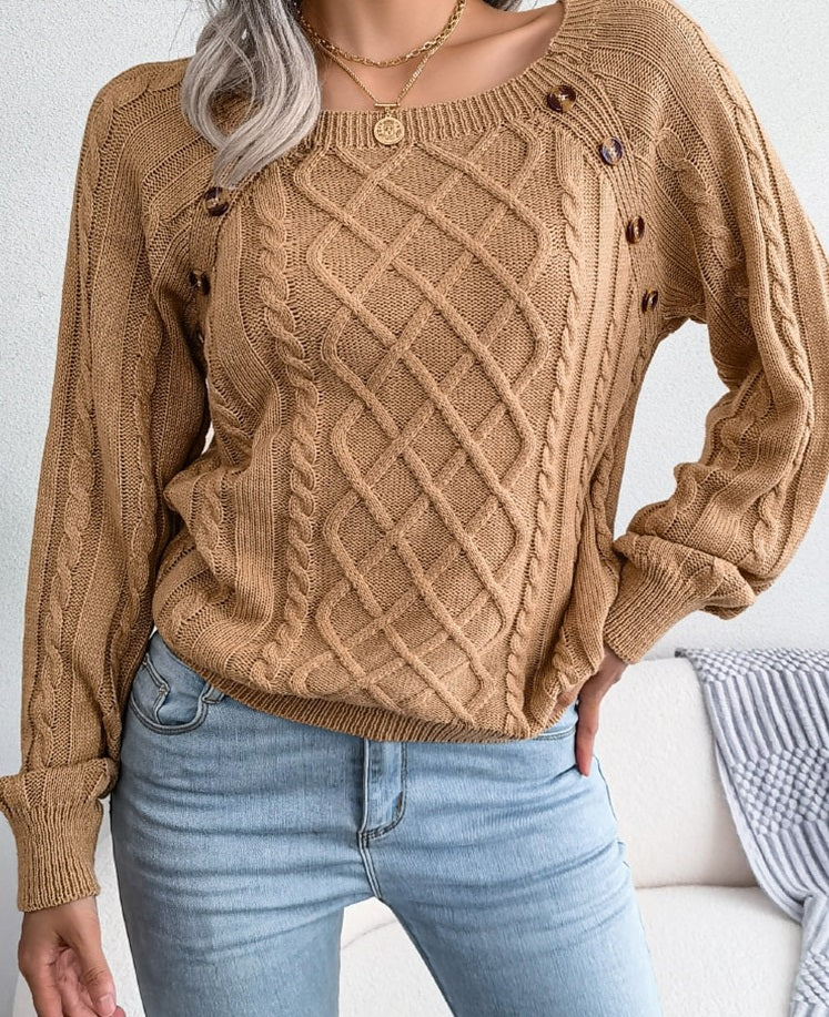 Edith Pullover | Gestrickter eleganter Damen-Pullover mit Knöpfen und Rippenmotiv