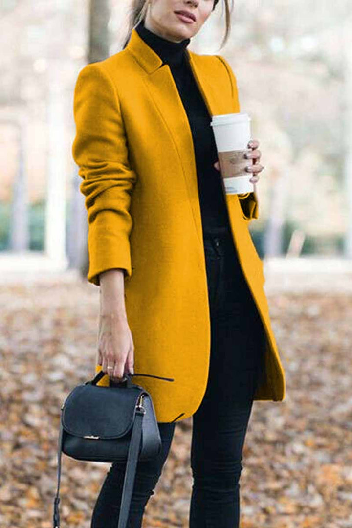 Amara - Cappotto elegante con collo alto