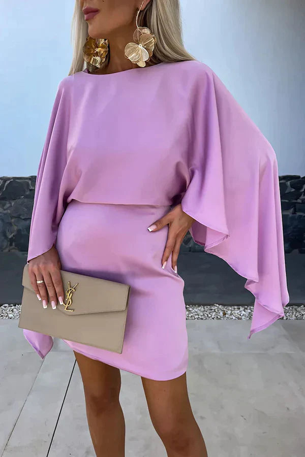 Elegante mini abito con maniche a mantella e taglio aderente – abito statement per eventi, cene e feste