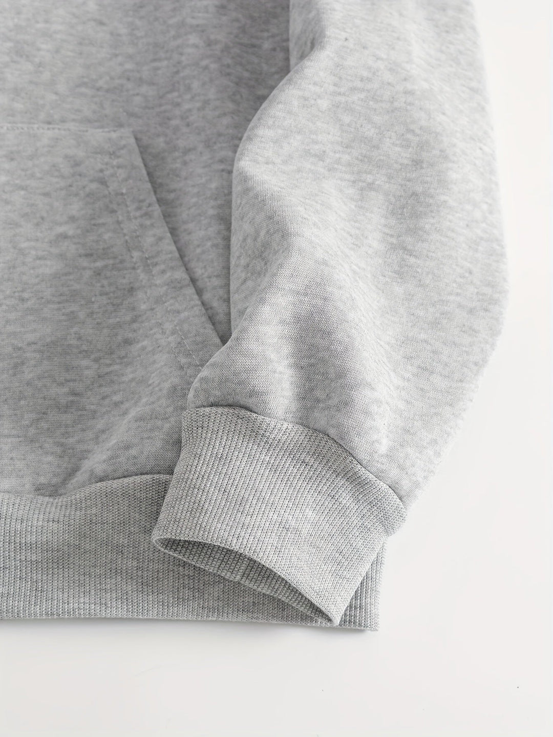 Stilvoller grauer Pullover Hoodie mit Kapuze und Backprint für Damen | Perfekt für den Alltag