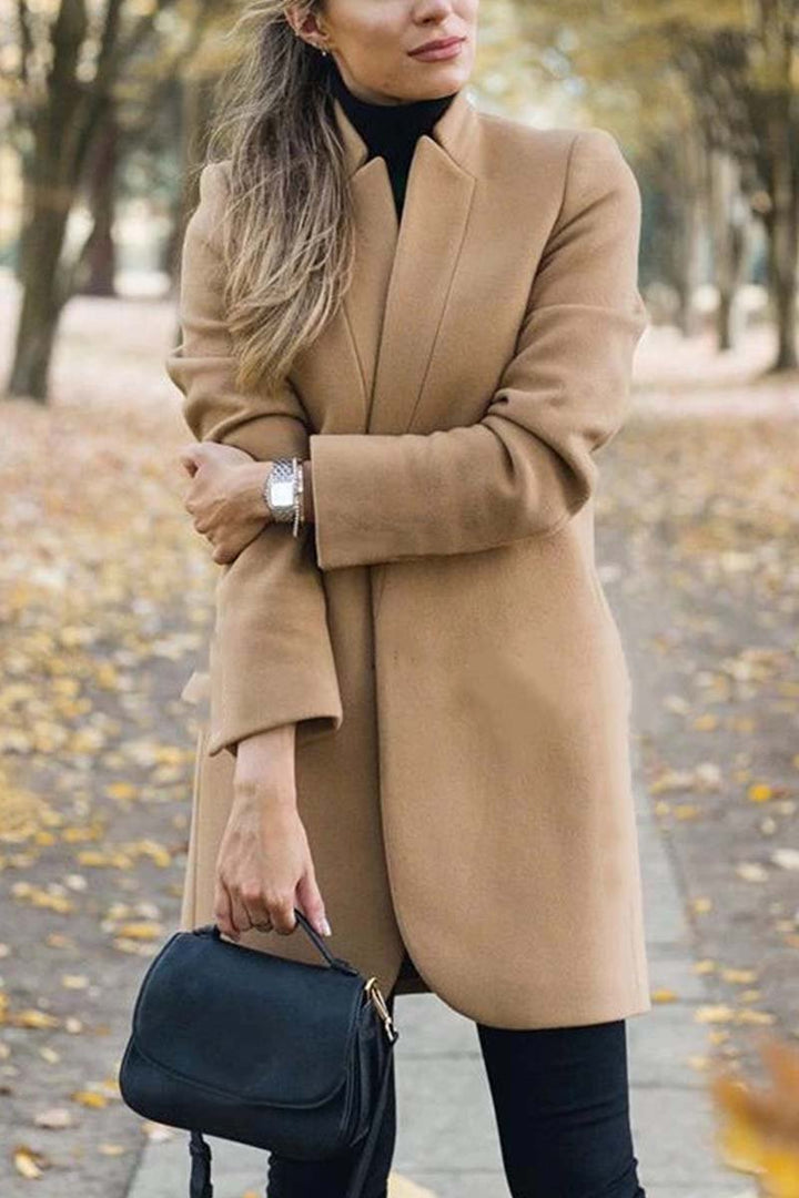 Amara - Cappotto elegante con collo alto