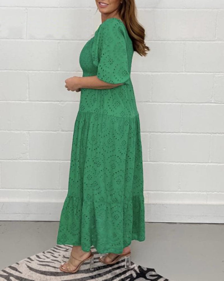 Robe Midi à Œillets – Décolleté Classique, Manches Bouffantes, Taille Cintrée