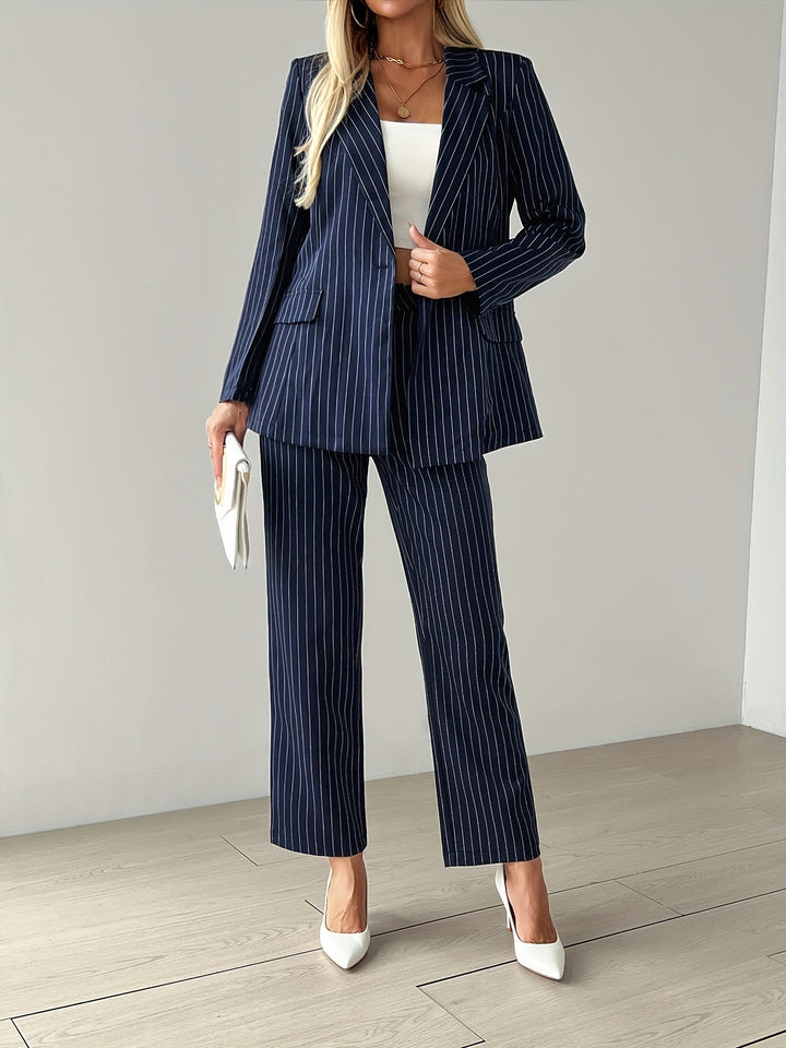 Set outfit elegante per donna con blazer a righe con bottoni frontali e maniche lunghe & pantaloni a gamba dritta a vita alta | Per occasioni formali