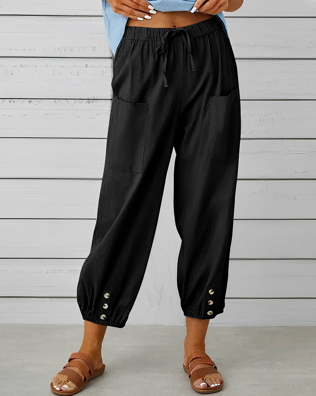 Pantalon d'été pour femmes avec ceinture élastique et détail bouton – Look décontracté court pour le quotidien et les vacances