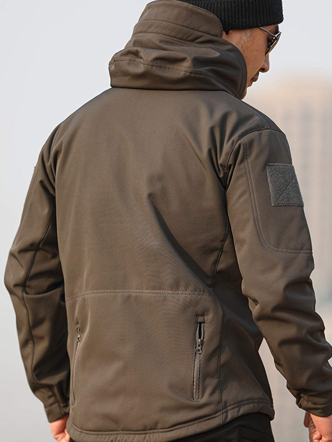 Veste à capuche tactique en polaire softshell avec poches zippées pour hommes | Parfaite pour les activités de plein air