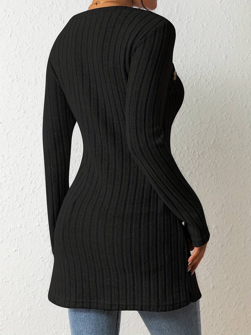 Top con bottoni a coste elegante per donna
