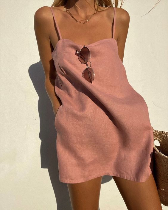 Abito estivo leggero da donna con spalline sottili – Abito di lino ampio in stile minimalista