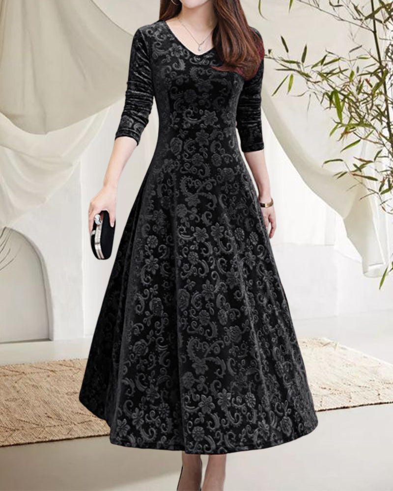 Elegantes Samt kleid mit langen Ärmeln