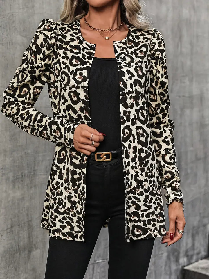 Veste Bold Jacke en viande de mouton avec motif léopard ouverte devant