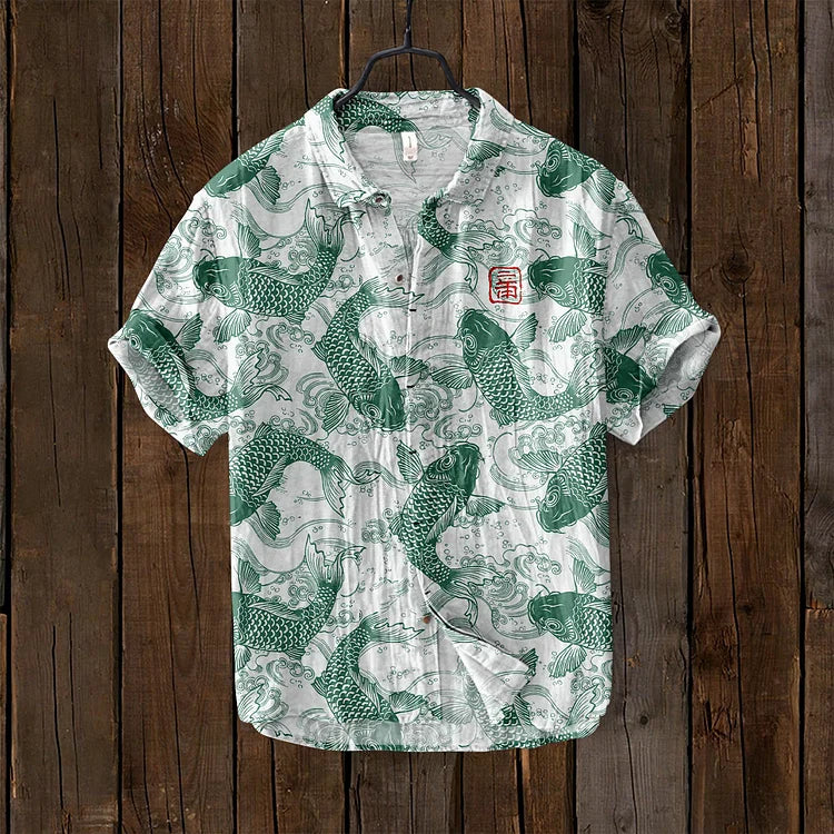 Sommer Hemd mit Koi-Fisch Motiv – Japanisches Design Herren Shirt mit Kurzarm – Leichtes Freizeitshirt im asiatischen Stil