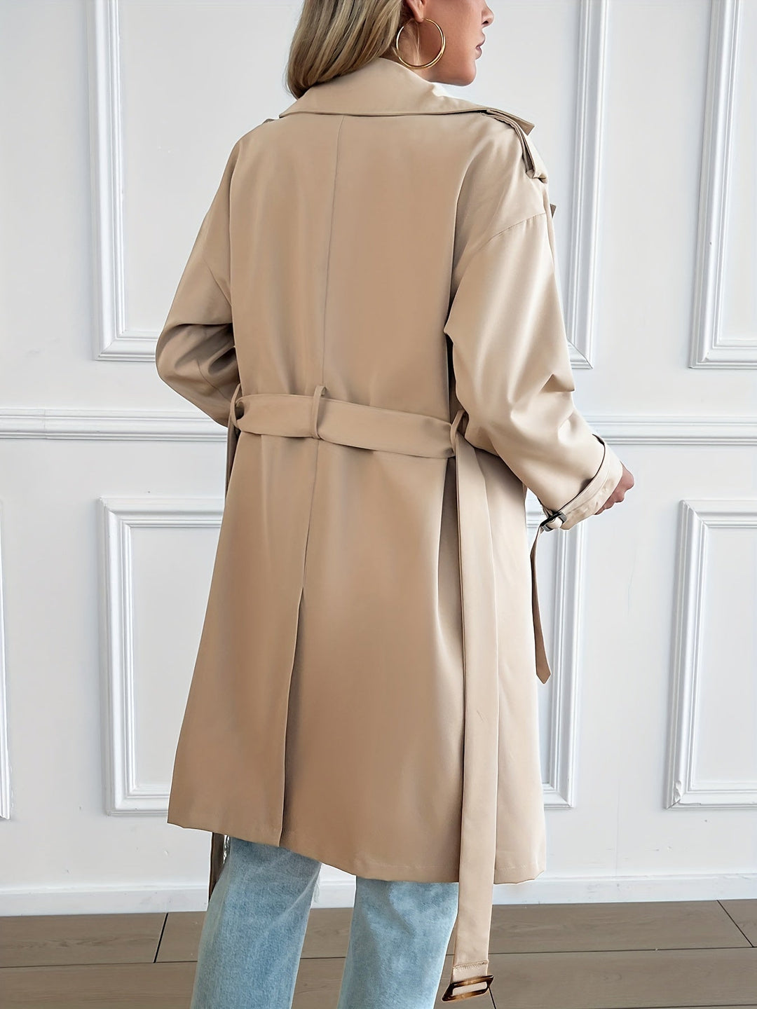 Elegant trench coat with belt and long sleeves for women | Ideal for every season