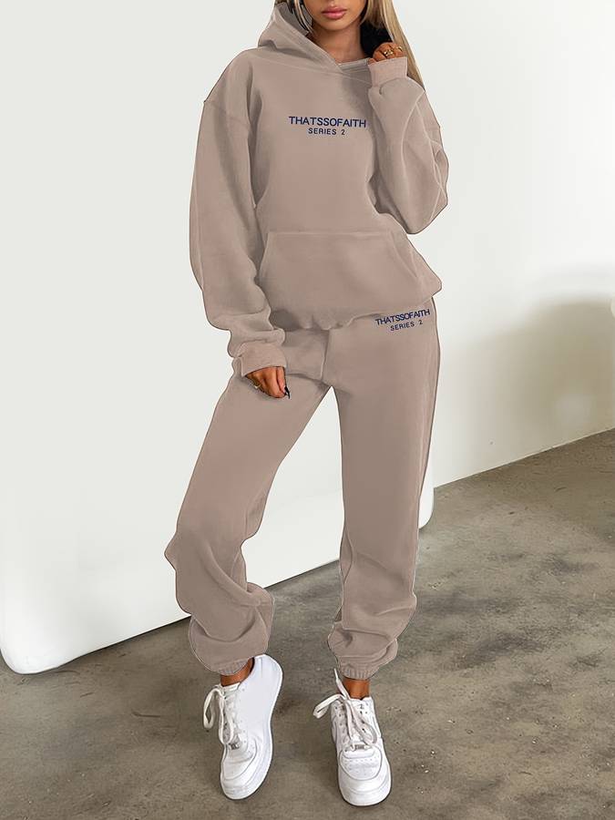 Set di pantaloni della tuta e maglione