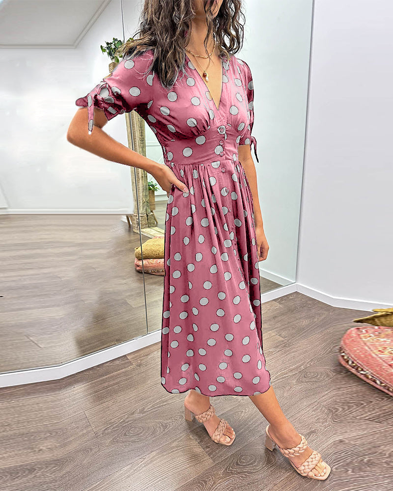 Tupfenkleid mit tiefem V Ausschnitt | Dana