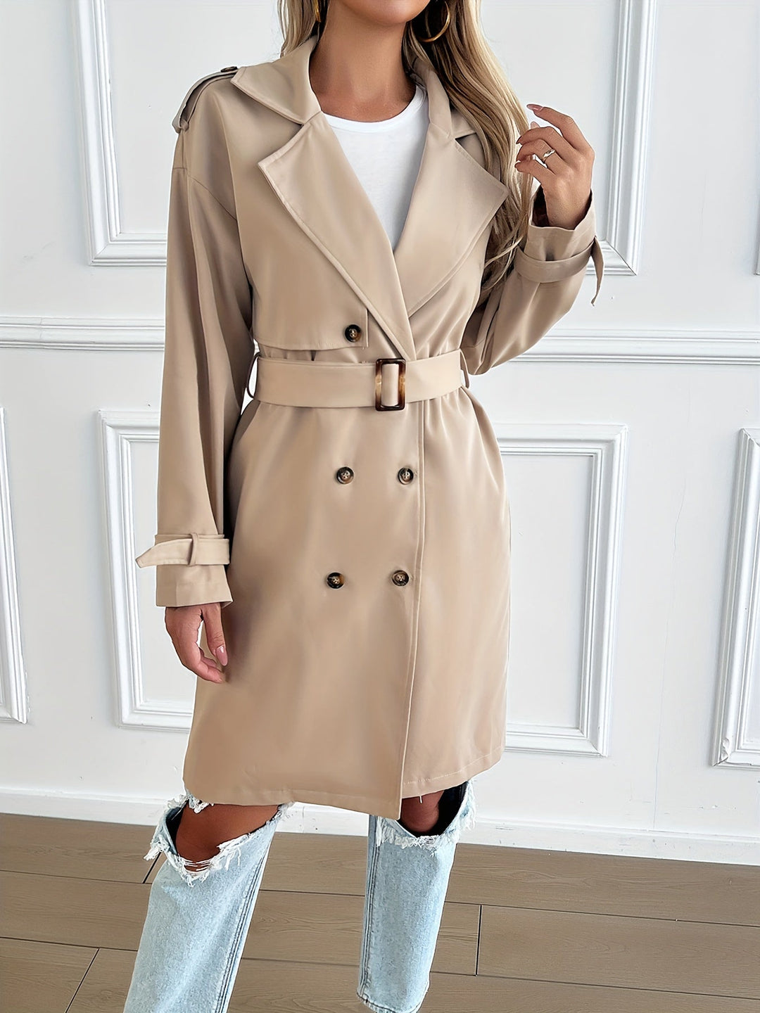 Elegant trench coat with belt and long sleeves for women | Ideal for every season