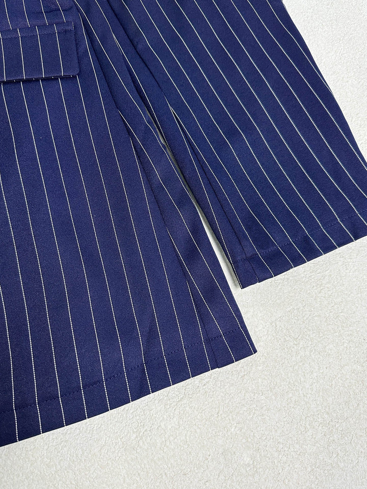 Set outfit elegante per donna con blazer a righe con bottoni frontali e maniche lunghe & pantaloni a gamba dritta a vita alta | Per occasioni formali