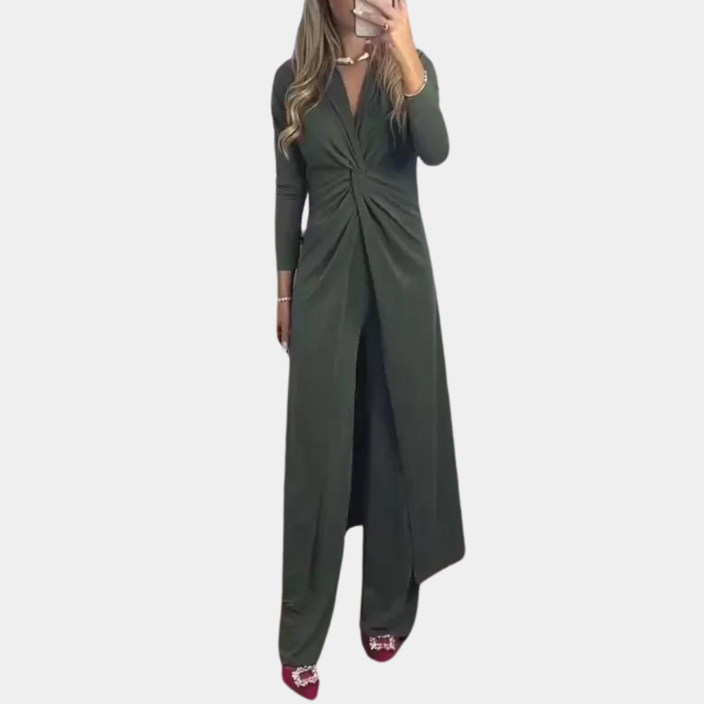 Elegante tuta da donna con maxi overlay – abbigliamento da sera con scollo a V e arricciature
