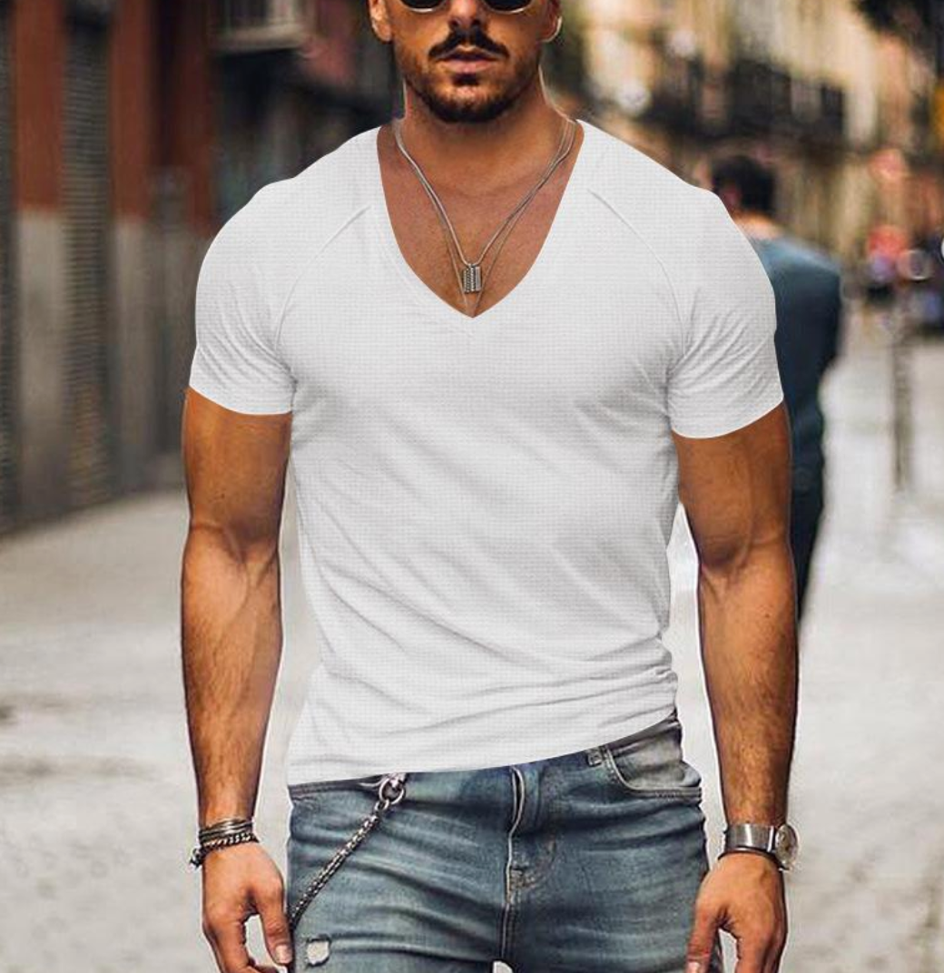 Tief ausgeschnittenes Herren T-Shirt mit V-Ausschnitt – Eng anliegendes Kurzarmshirt für Muskelaufbau & Freizeit – Slim Fit Basic für Alltag & Club