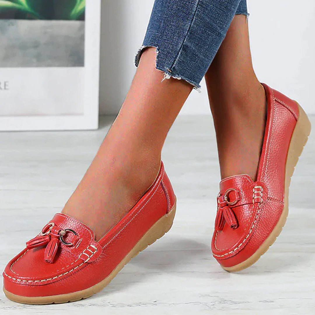 Mocassins confortables pour femmes avec talon compensé – style mocassin avec pompons et semelle antidérapante