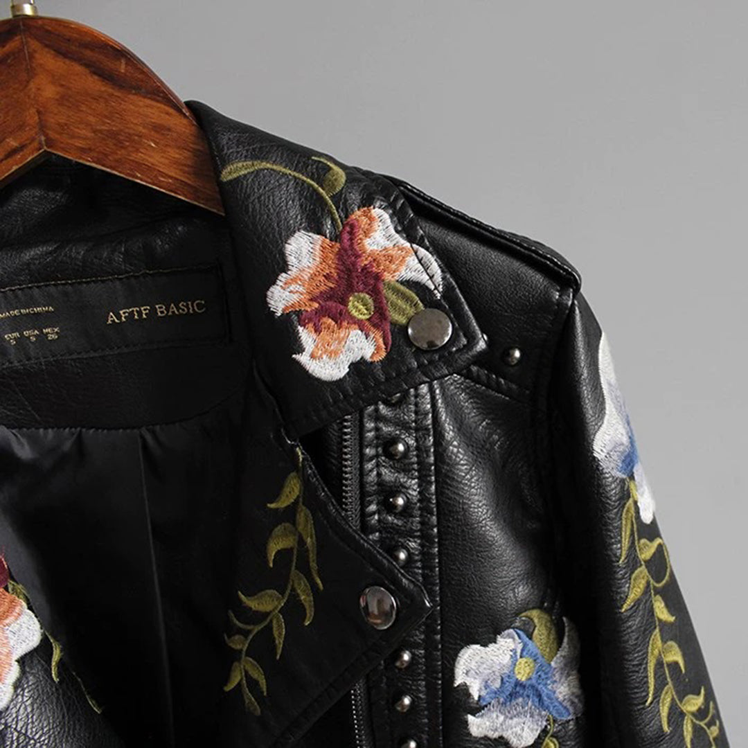 Veste motard femme – Veste en similicuir stylée avec broderie florale et détails cloutés