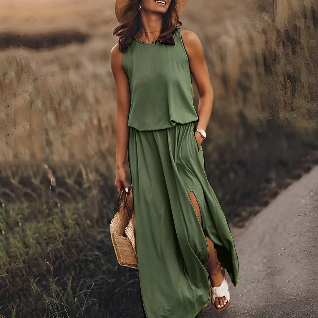 Abito lungo senza maniche con spacco e stretch in vita – look boho estivo