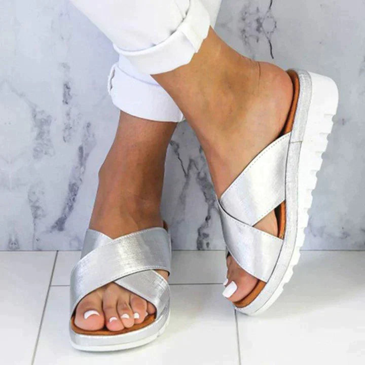 CloudWalk Luxe : Les sandales orthopédiques avant-gardistes pour un confort et un style ultimes