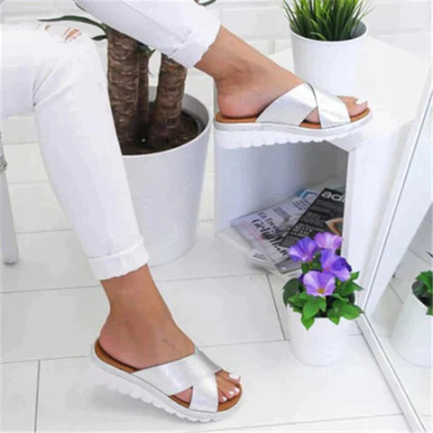 CloudWalk Luxe : Les sandales orthopédiques avant-gardistes pour un confort et un style ultimes