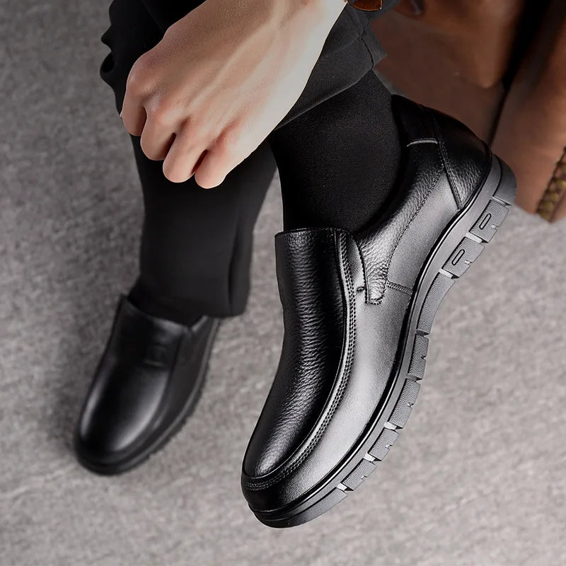 Men's casual shoes made of genuine leather