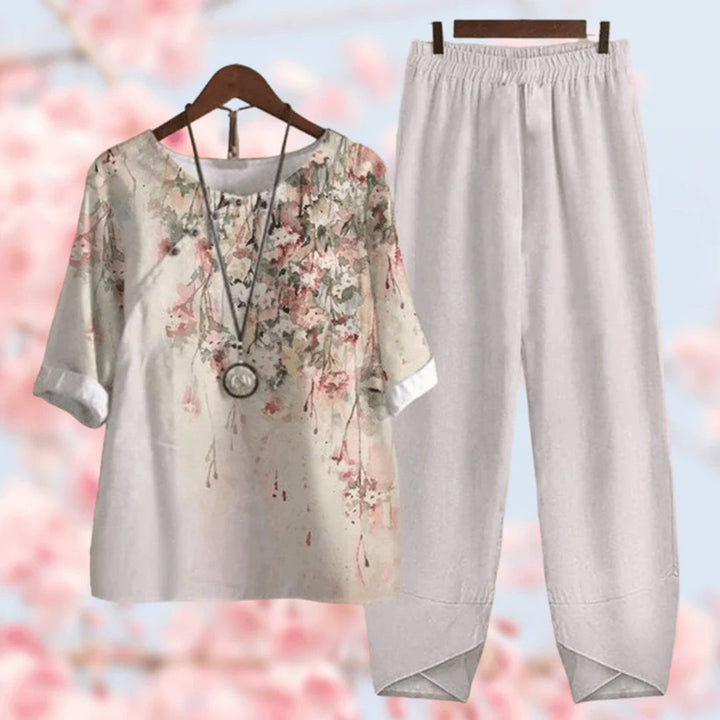 Set da donna in due pezzi con maglietta floreale e pantaloni larghi – Look casual leggero boho per primavera & estate